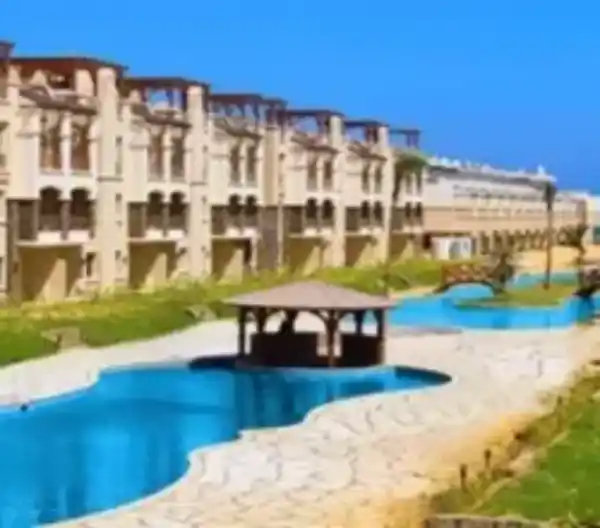 بلو بلو دور ارضي بحديقه 3 غرف نوم