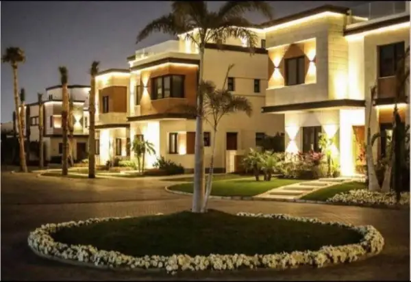 ازار 2 تاون هاوس فيلا